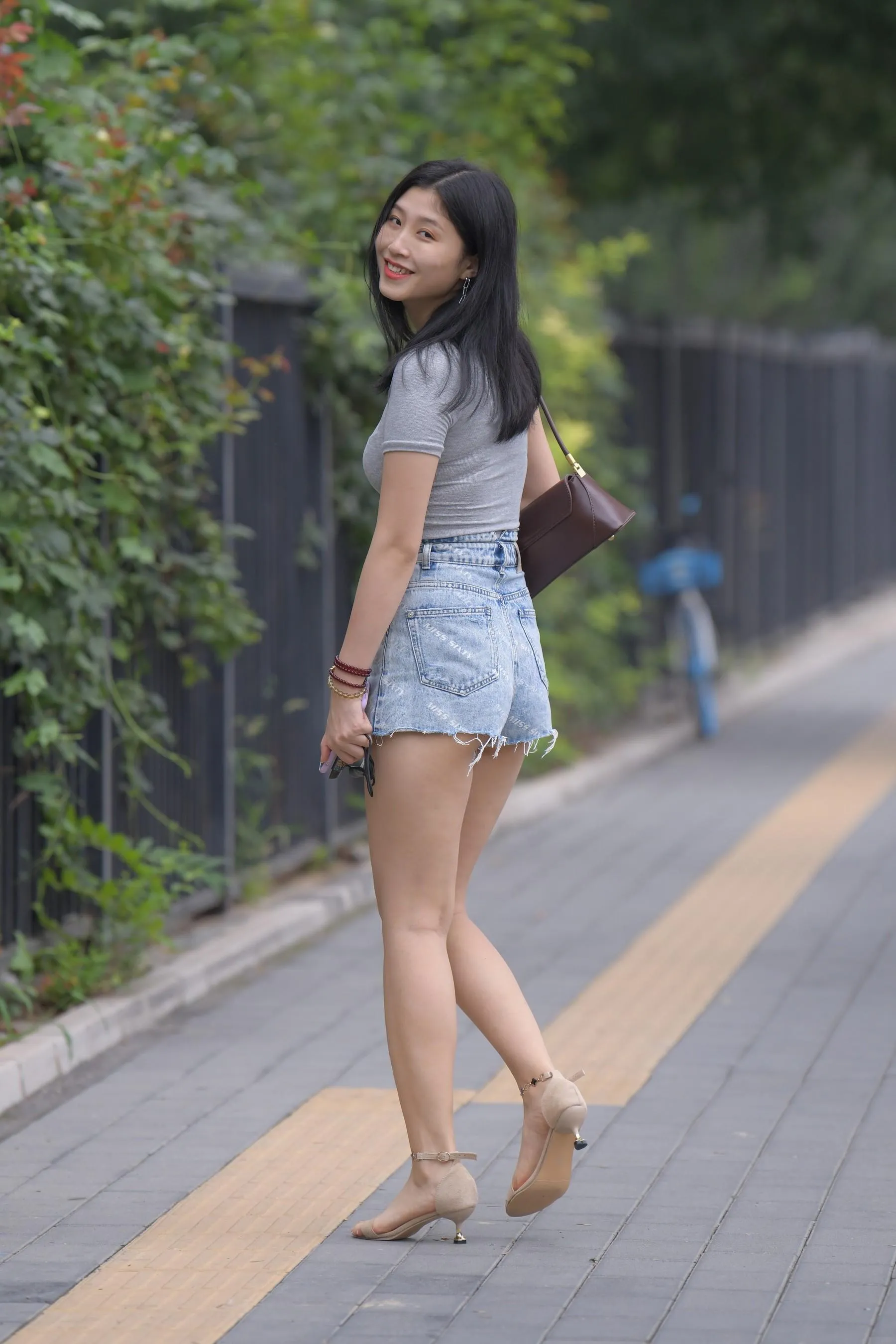 魔镜街拍 NO.169 一只麋鹿摄影-牛仔短裙美女 [235P]插图6